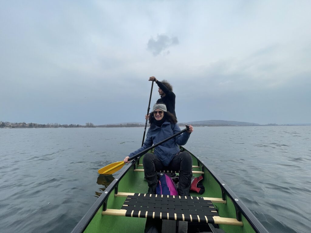 In canoa canadese sul Lago Maggiore