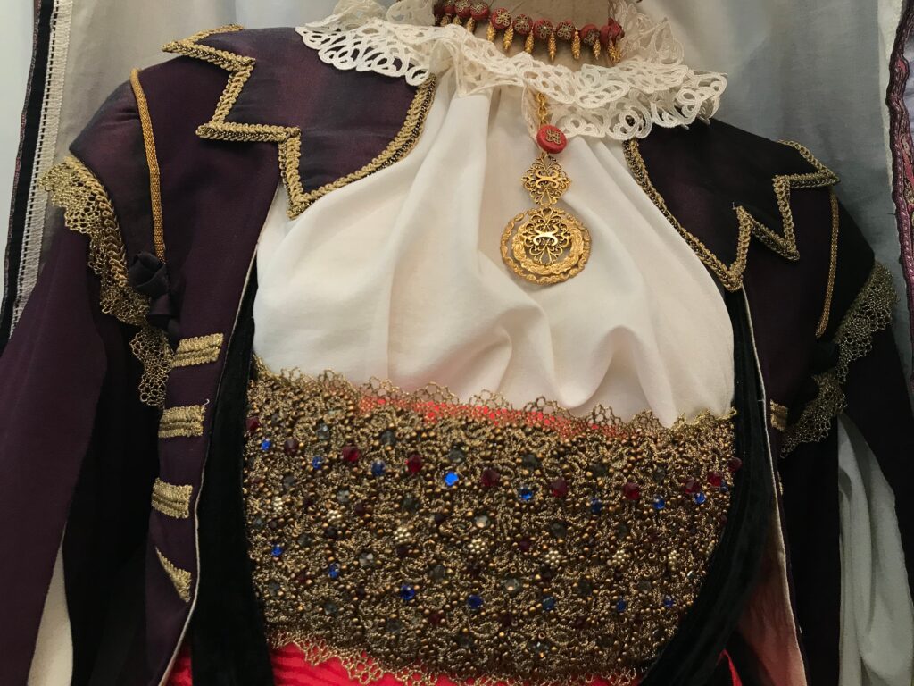 Costume tradizionale aviglianese