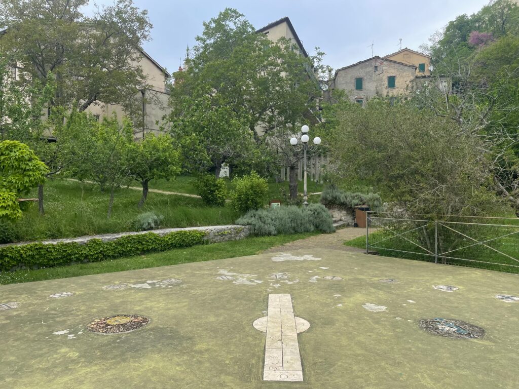 La meridiana dell'Orto dei frutti dimenticati