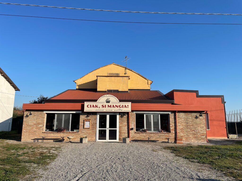 Trattoria "Ciak, si mangia!"